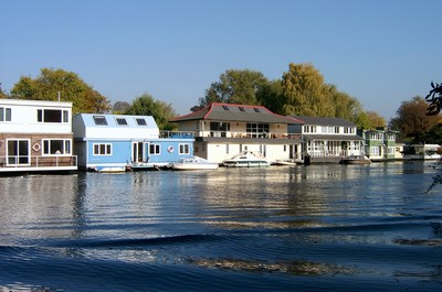 Houseboats at Molesley